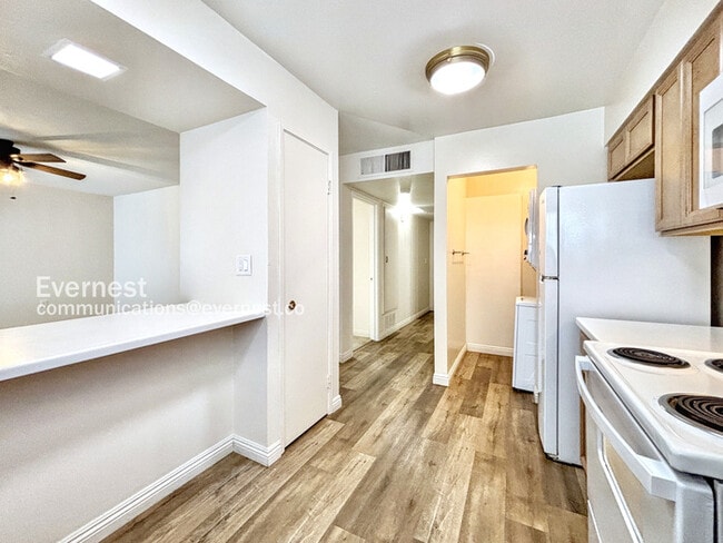 Building Photo - 27221 Sun City Blvd