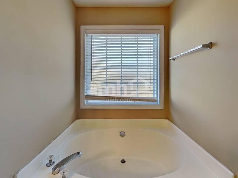 Building Photo - 2912 Canopy Cir