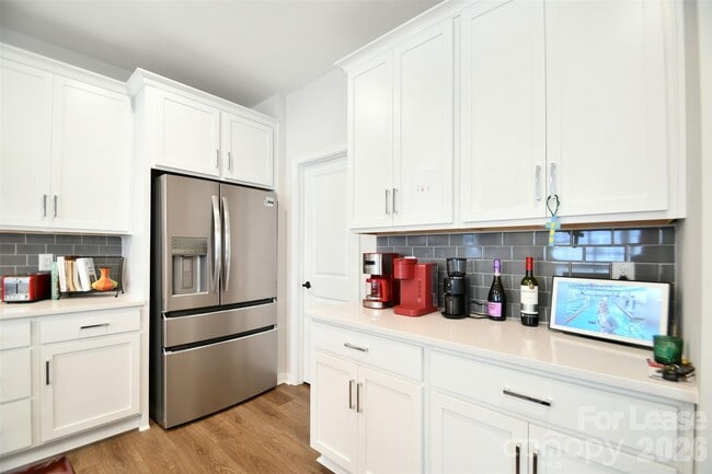 Building Photo - 114 Isleworth Ave