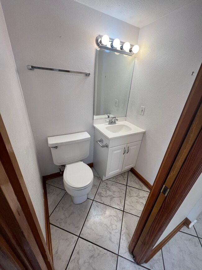 Building Photo - 237 Metairie Heights Ave
