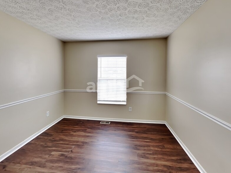 Building Photo - 9255 Ruston Ln