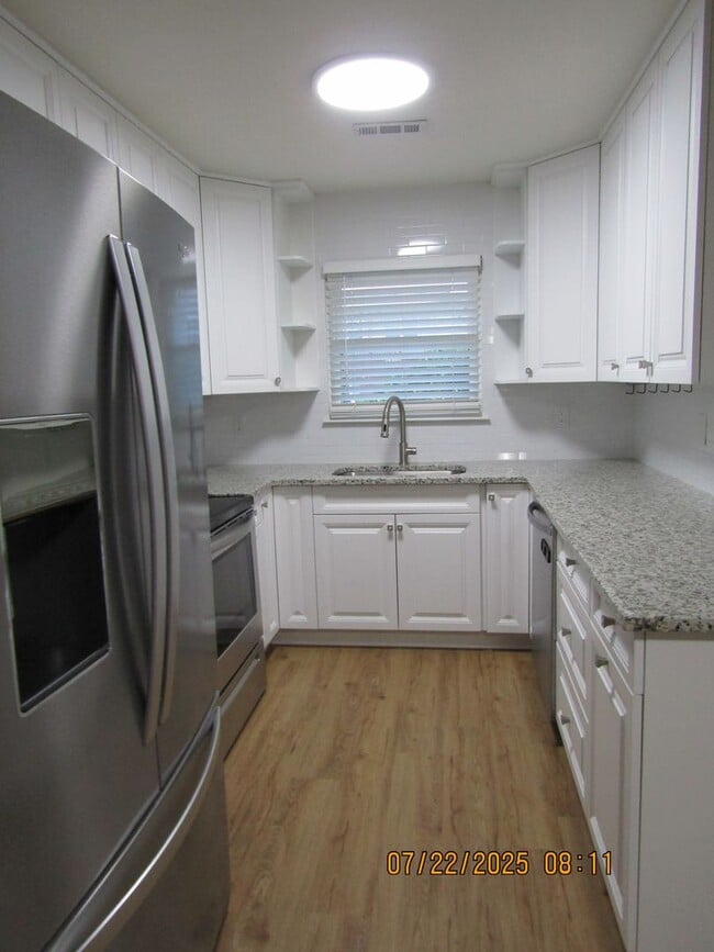 Building Photo - South Virginia Beach Barberton