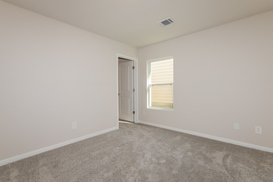 Building Photo - 14211 Green Wing Cir