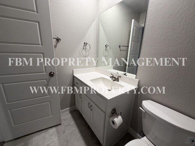 Building Photo - 464 Restoration Rd