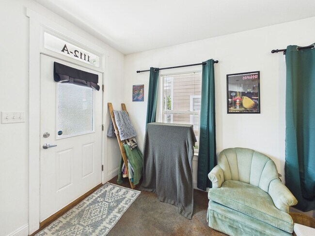 Building Photo - 1112 Porter St