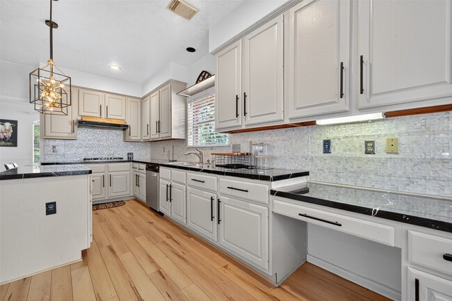 Building Photo - 3318 Pebble Trace Dr