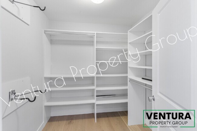 Building Photo - Spacious 2-Bedroom Condo with 2 Full Baths in Oxnards Channel Island