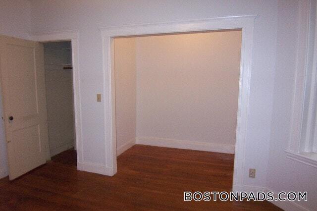 Building Photo - 137 Park Dr