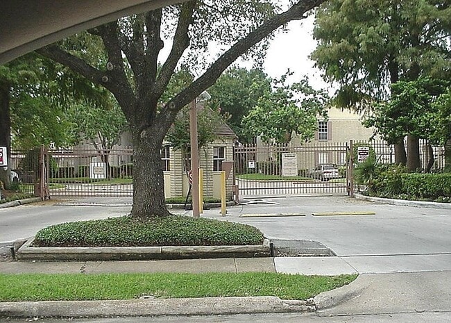 Building Photo - 2120 El Paseo St