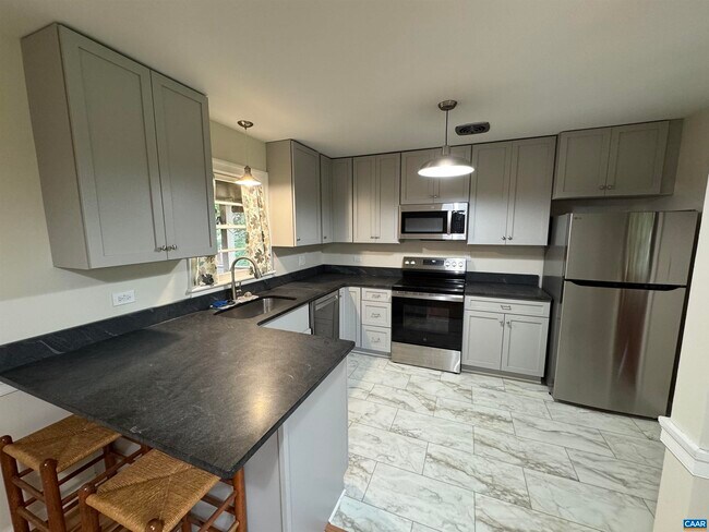 Building Photo - 126 Azalea Dr