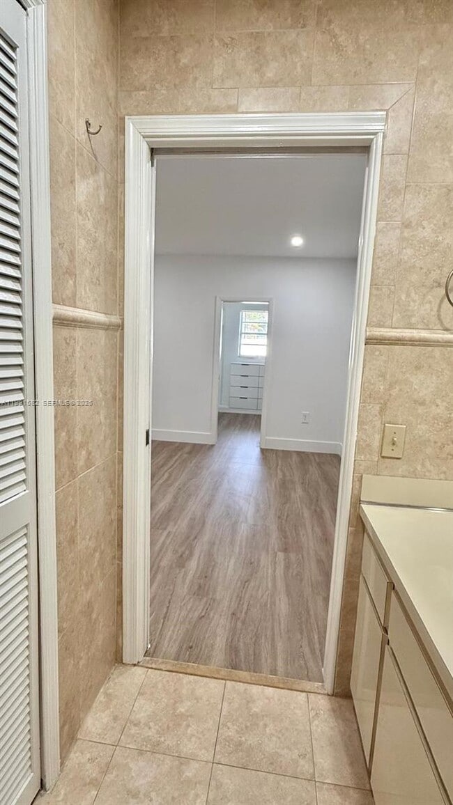 Building Photo - 1547 SW 137th Pl