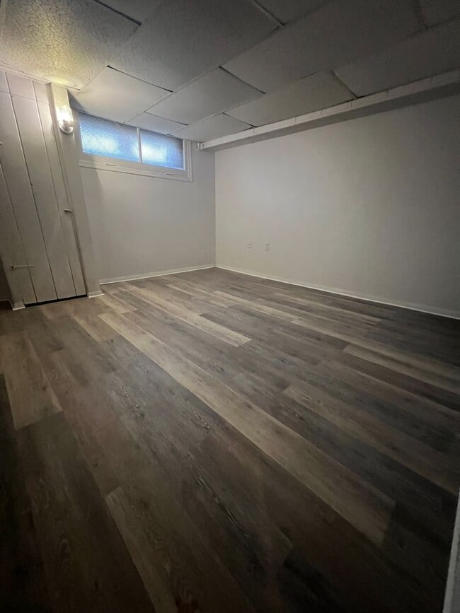 Building Photo - Stunning 3-Bedroom Townhome in Overbrook Park with Finished Basement! Available mid-March!