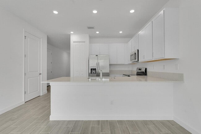 Building Photo - 6429 Seabright Ter