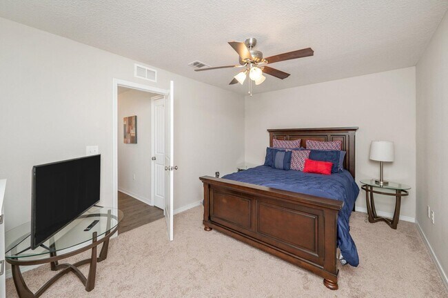 Building Photo - 202 Wainwright Dr