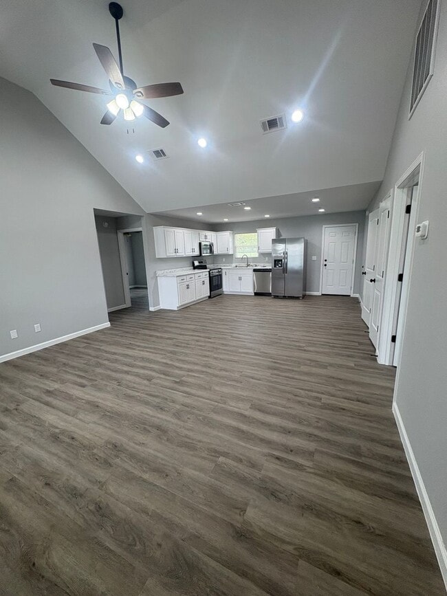Building Photo - 3 Bed 2 Bath New Construction Home