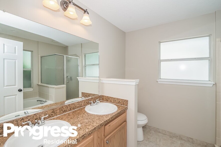 Building Photo - 573 Redberry Ln