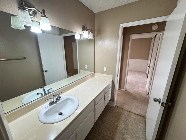 Building Photo - 7313 Unicorn Cir