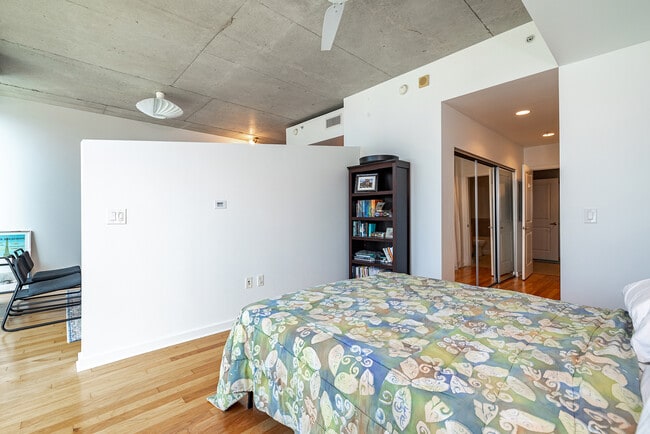 Building Photo - 777 N Ashley Dr