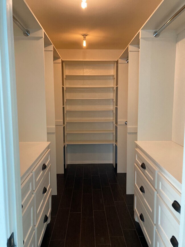 Master Closet - 5616 Painter St