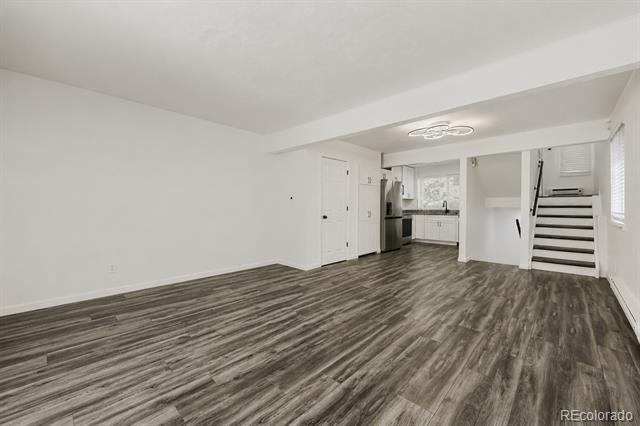 Building Photo - 1190 Poplar Ave