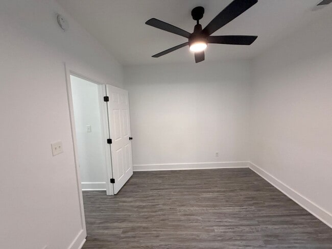 Building Photo - 760 N McNeil St