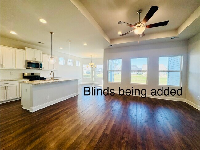 Building Photo - 2422 Capri Ct