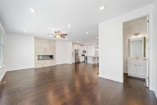 Building Photo - 4232 Hickory Pne Aly