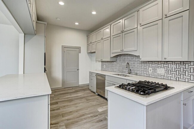 Building Photo - 25 Legend Ln