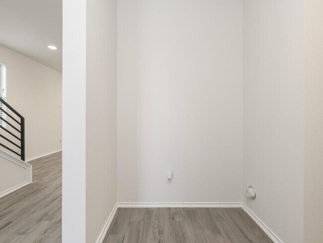 Building Photo - 9101 Garnet Dr