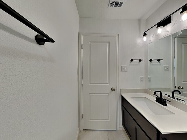 Building Photo - 1509 Gentle Crk Ln