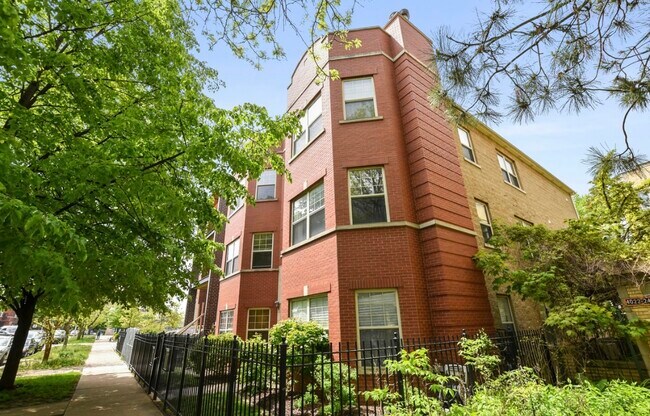 Building Photo - 4018 N Mozart St