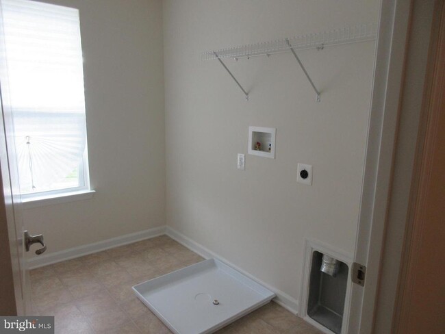 Building Photo - 3313 CPT WENDELL PRUITT Way
