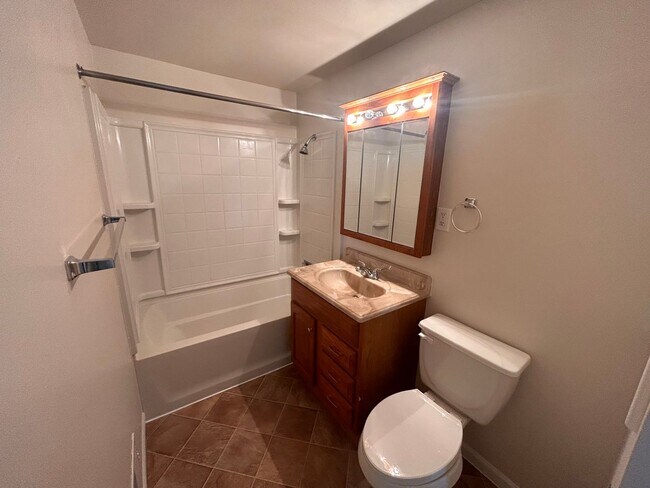 Building Photo - Beautiful 3 Bed, 2 Bath House Near Manito Park on South Hill!