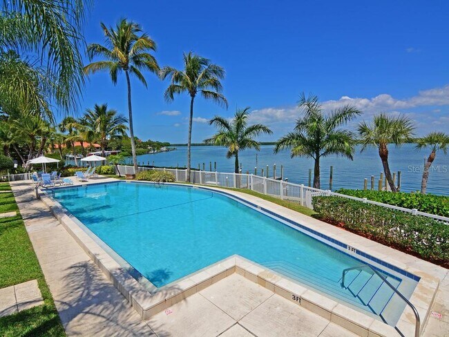 Building Photo - 615 Dream Island Pl