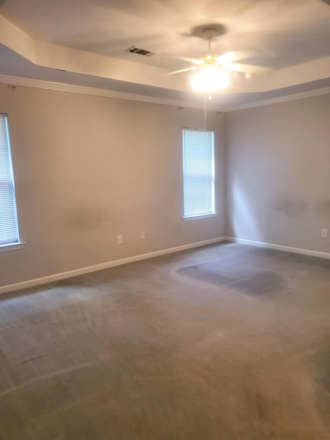 Building Photo - 4309 Creekview Dr