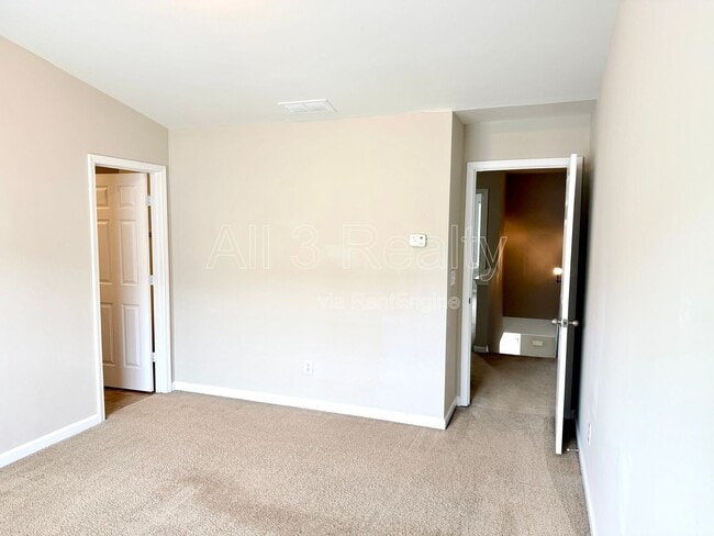 Building Photo - 837 Crestwell Cir