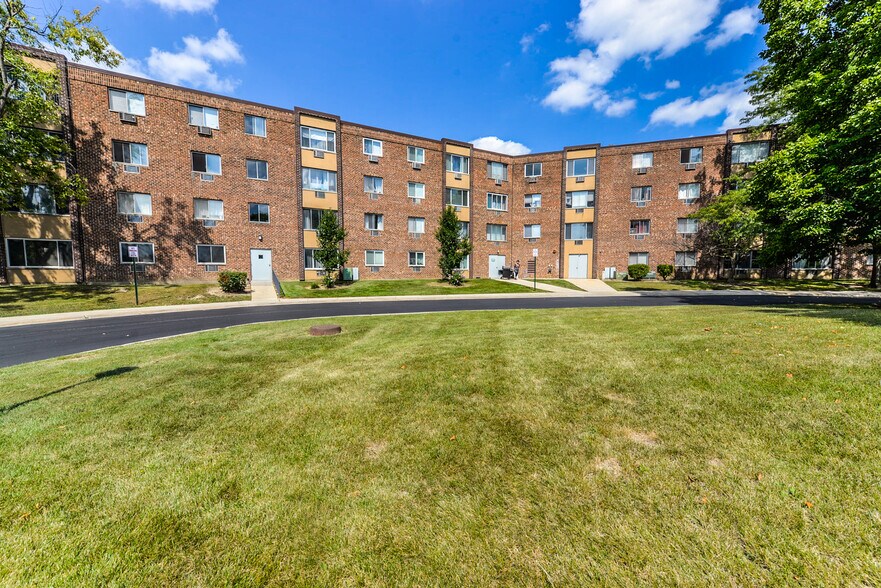 Primary Photo - 1475 Rebecca Dr