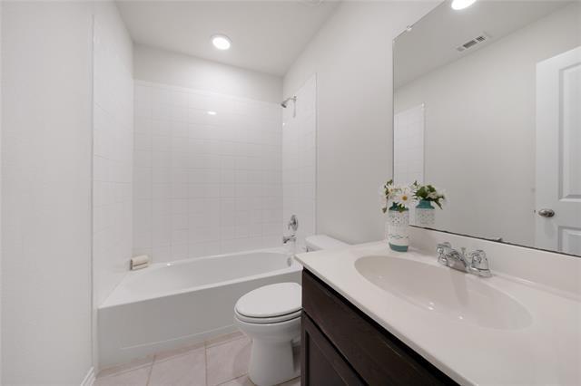 Building Photo - 914 Decker Dr