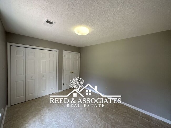Building Photo - Nice 3 Bedroom in Collierville!