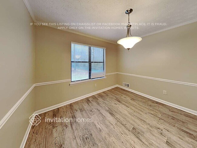 Building Photo - 3364 Dearwood Dr SW