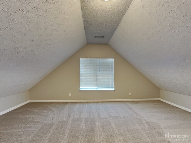 Building Photo - 150 Woodlake Dr