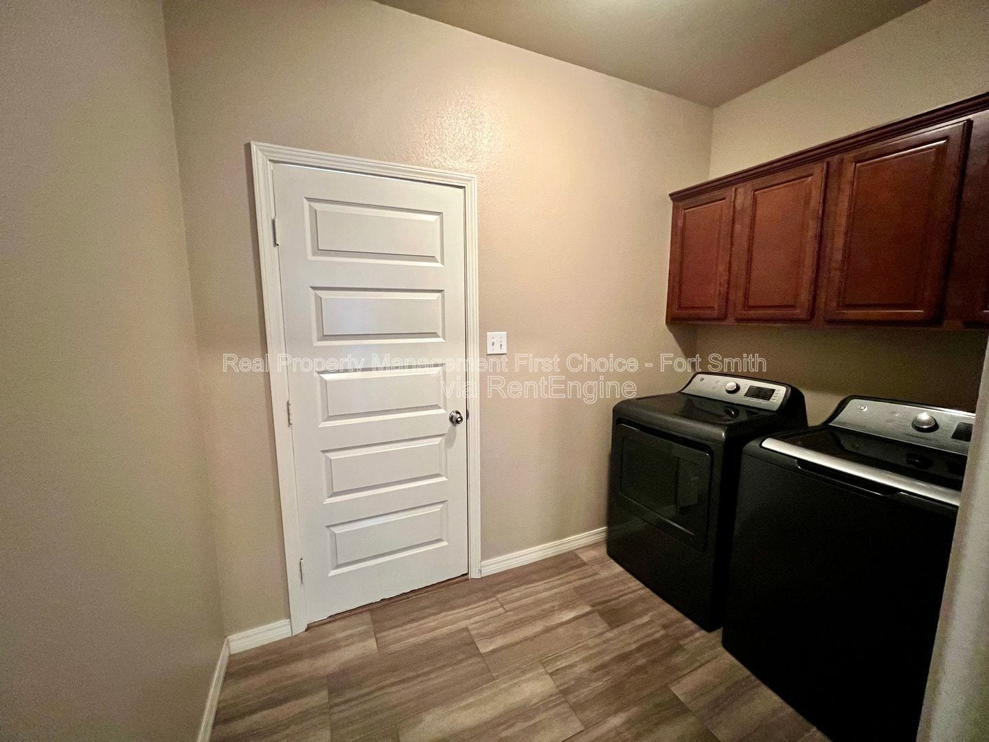 Building Photo - 615 Ridge Point Dr