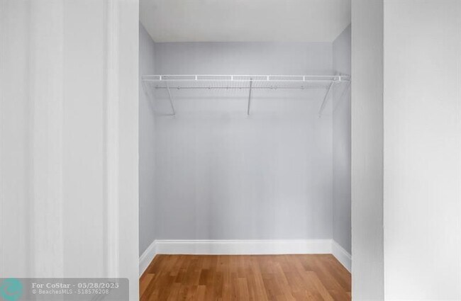 Building Photo - 6100 S Falls Cir Dr