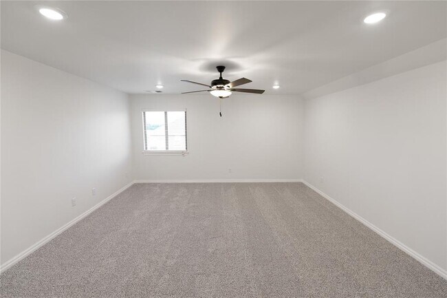 Building Photo - 5732 Lantana Ln