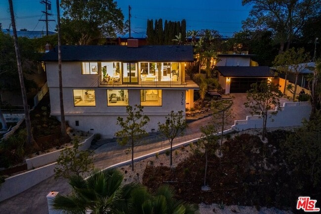 Building Photo - 3775 Aloha St