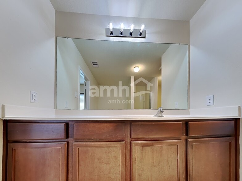 Building Photo - 22422 Bauer Canyon Dr