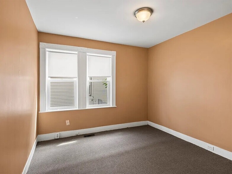 Building Photo - 115 Sagamore Ave