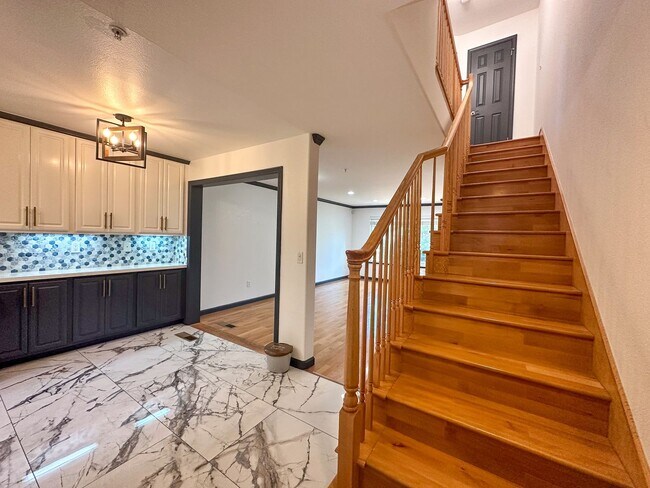 Building Photo - 630 Antioch Terrace