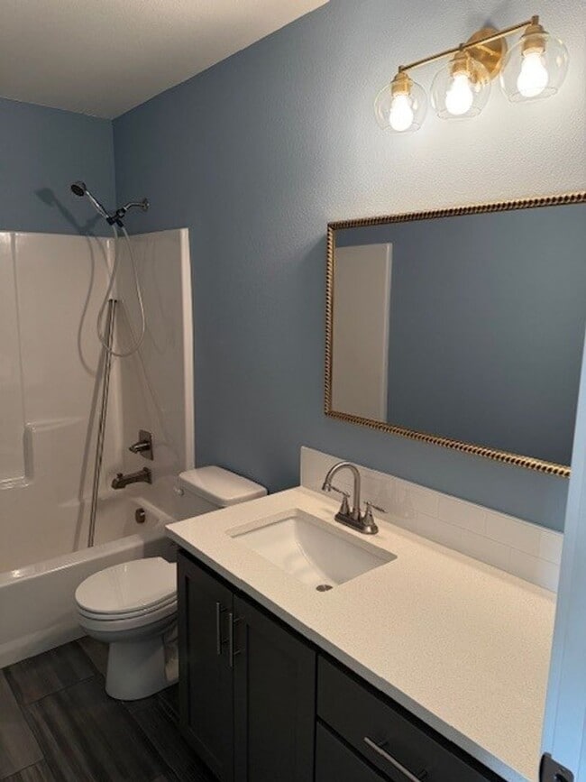 Building Photo - $500 OFF!! Newer South Salem Townhome - 2 ...