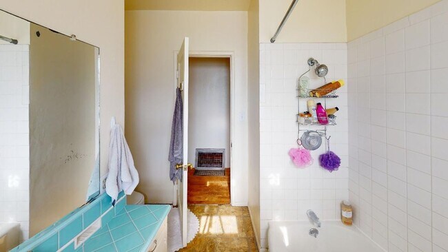 Building Photo - 3 Bedroom 3 Bathroom House W/ Large Yard, Near Cal Poly, Available This Summer!